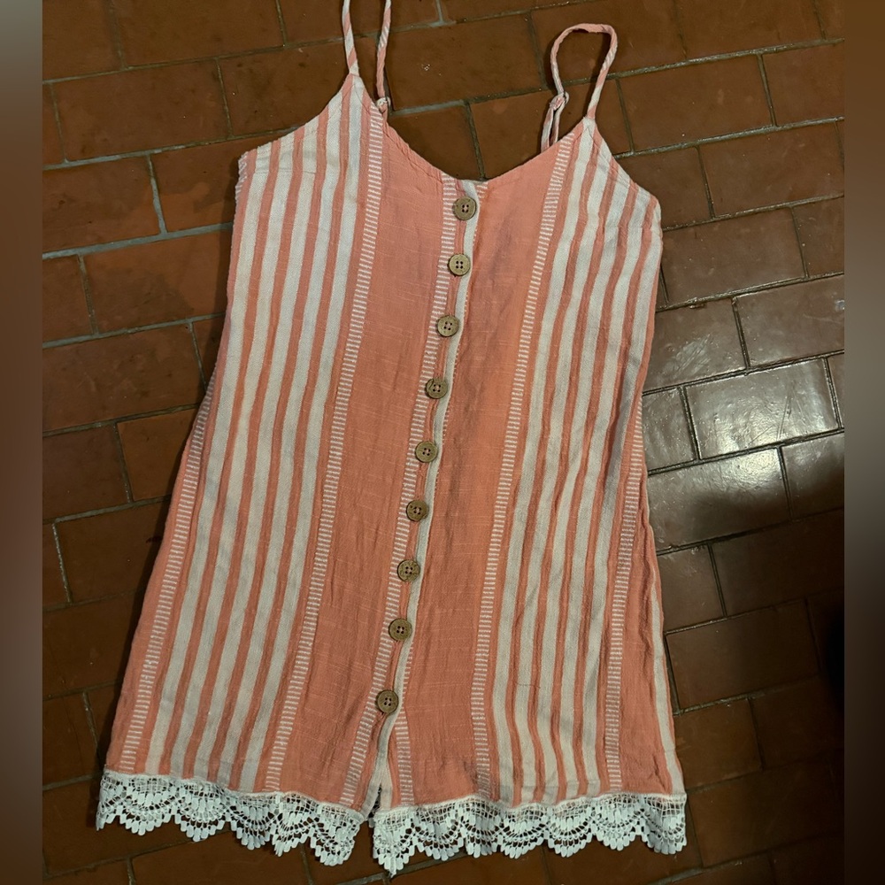 Super cute coral cotton dress w adjustable straps and buttons down  rip curl
